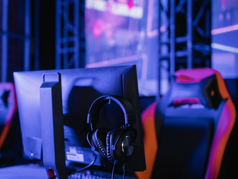 Gaming Monitors & Mounts