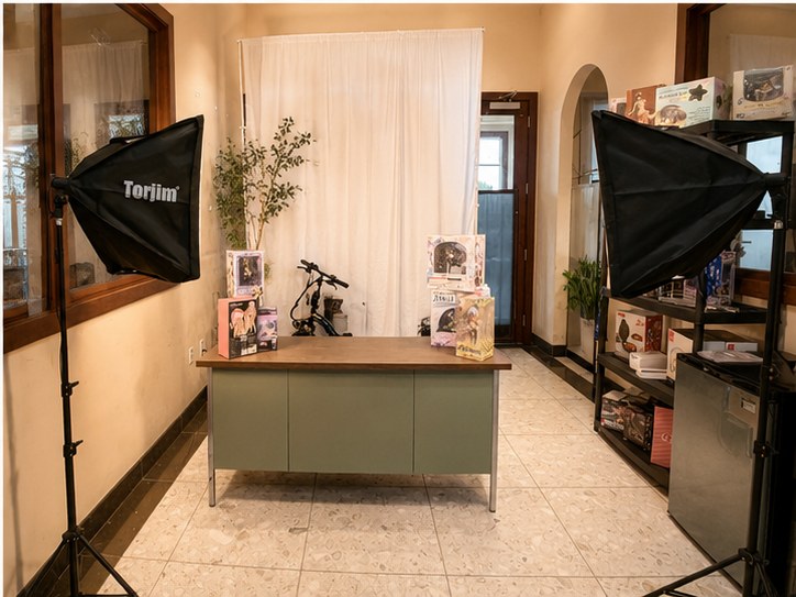 Live-commerce studio — softbox lighting