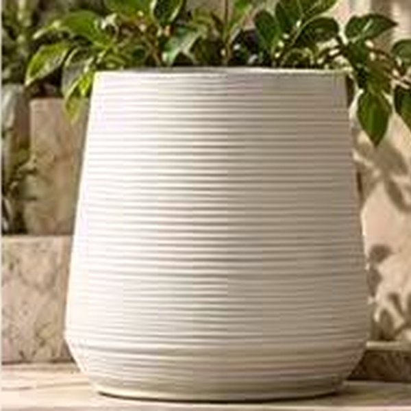 Minimal magnesium oxide planter