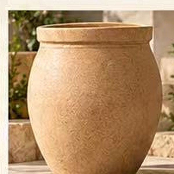 Terracotta Look magnesium oxide planter